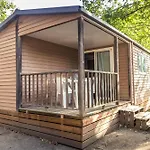Camping Les Rives Du De 3*