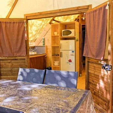 Campsite Les Rives Du De Vinca